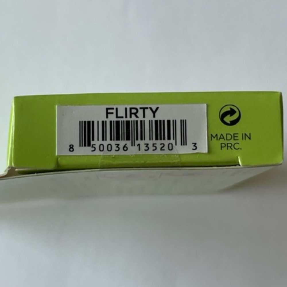 Lashes - Picture 4 of 4